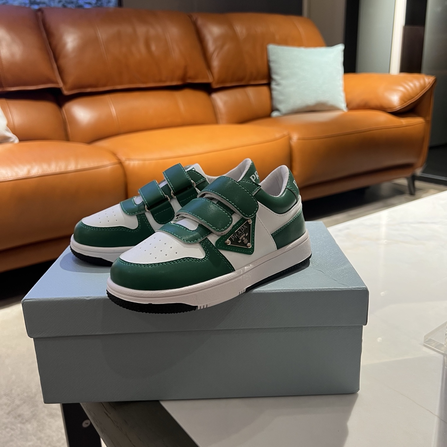 Children's shoes child